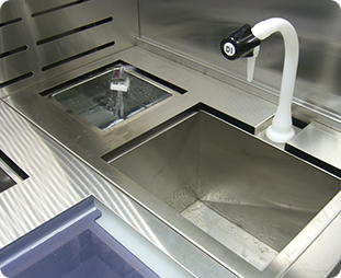 Solvent-Bath-Sa-Series-station-with-heated-tank-and-utility-sink